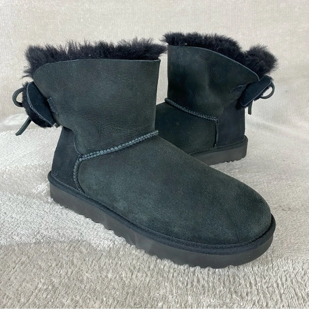 UGG Classic Mini Double Bow‎ Boots Womens Size 10 Black Sheepskin Suede *READ*